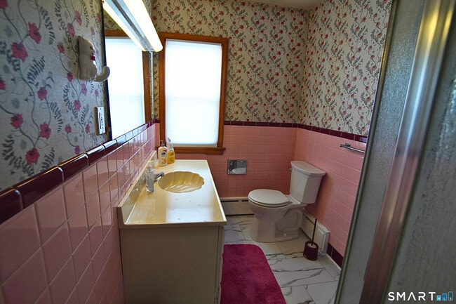 Building Photo - 30 Day Spring Ave