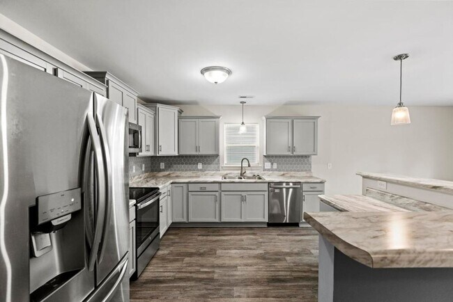 Building Photo - 514 Isaac Br Dr