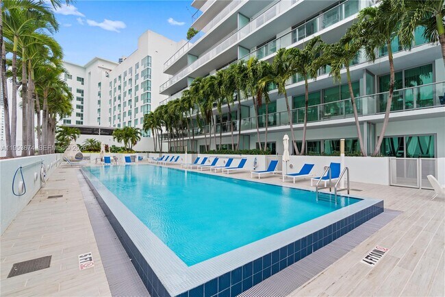 Building Photo - 1600 SW 1st Ave