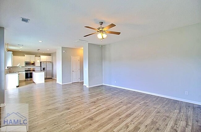 Building Photo - 7 Upland Ct