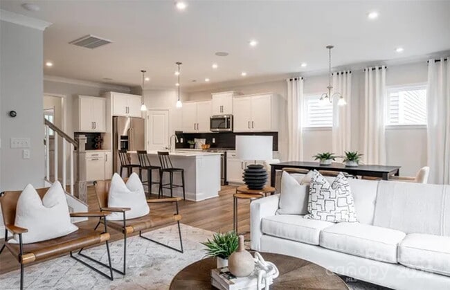 Building Photo - 19016 Yellow Birch Dr