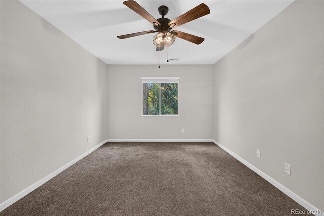 Building Photo - 3600 S Pierce St