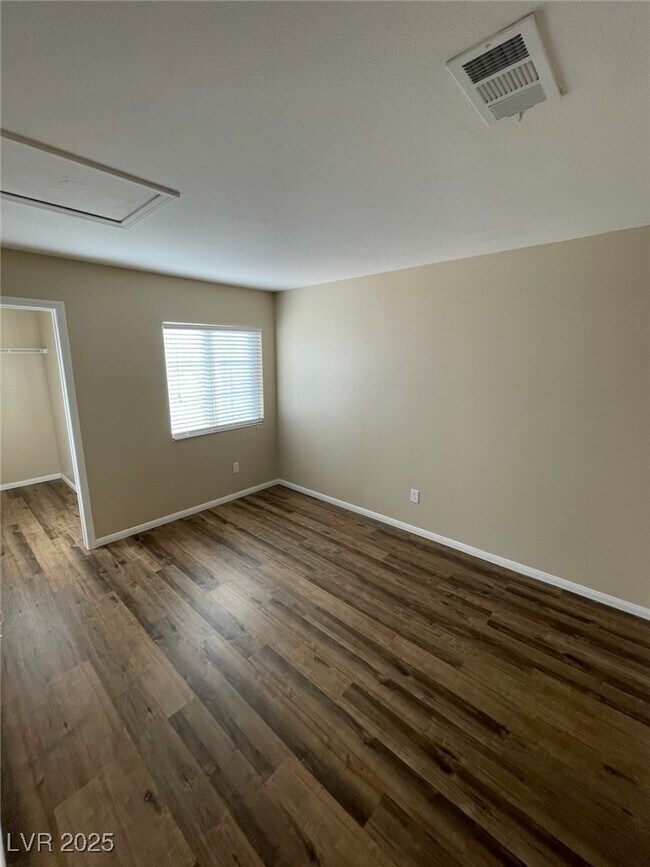 Building Photo - 6639 Rego Park Ct