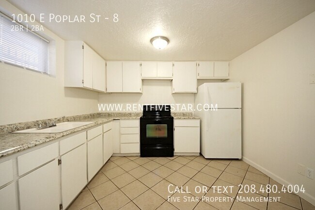 Building Photo - 1010 E Poplar St