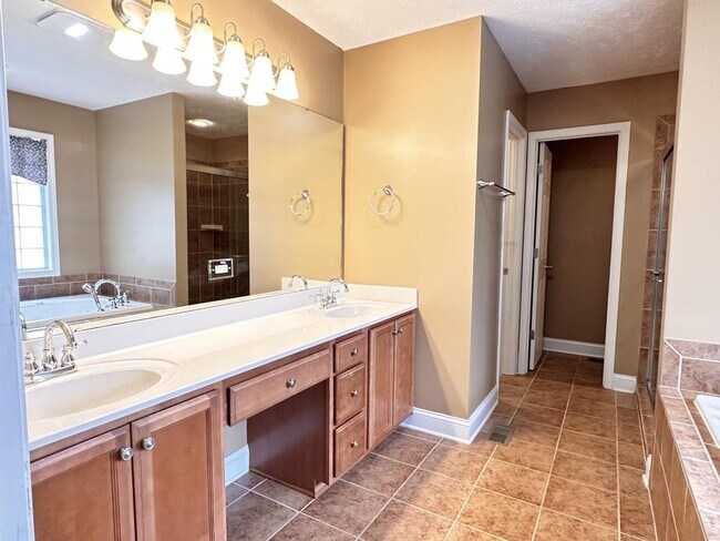 Building Photo - 2928 Prioress Dr