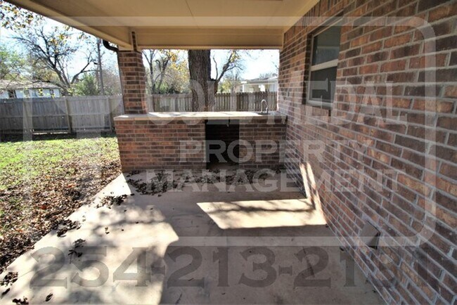 Building Photo - 1017 S 9th St