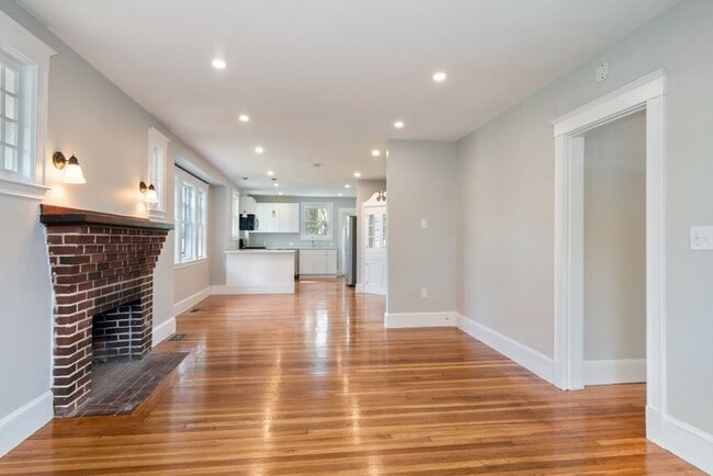Building Photo - 65 Shawmut St