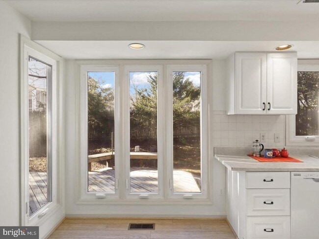 Building Photo - 7004 Dreams Way Ct