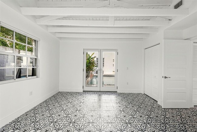 Building Photo - 4491 Prairie Ave