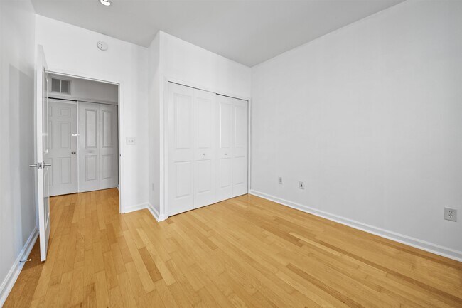 Building Photo - 1100 Adams St