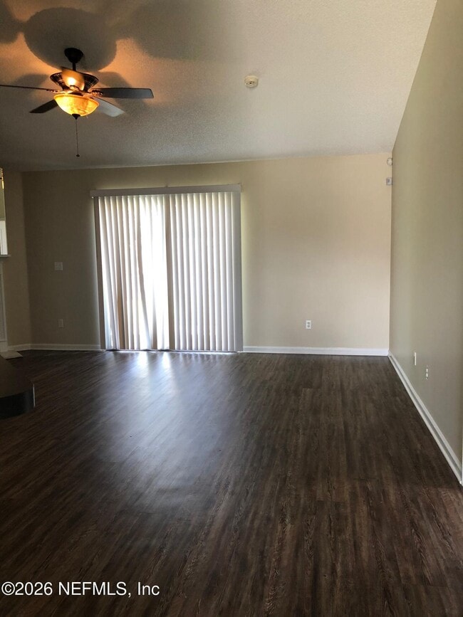 Building Photo - 6902 Southern Oaks Dr W