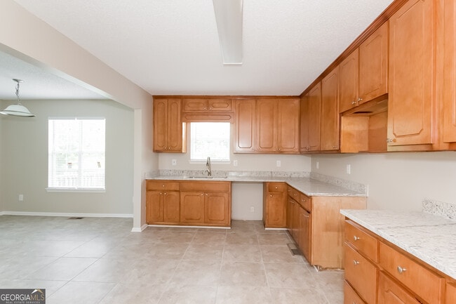 Building Photo - 5934 Colonnade Dr