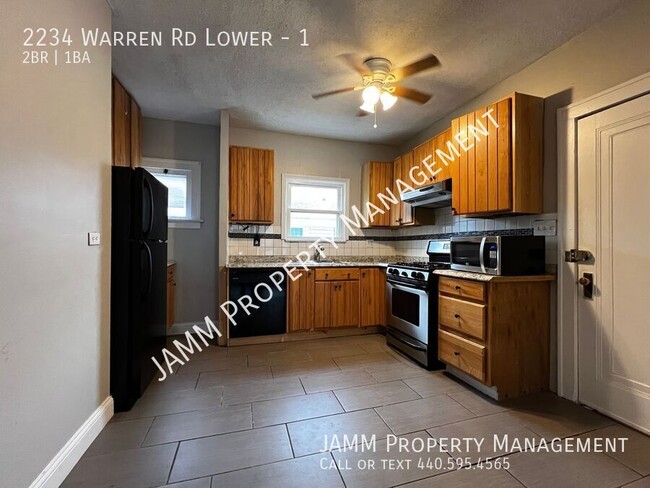 Building Photo - Spacious Lakewood Lower Unit!