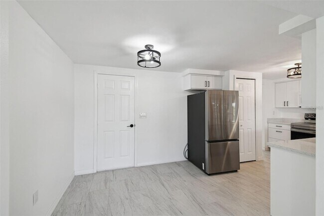 Building Photo - 3513 Landale Dr