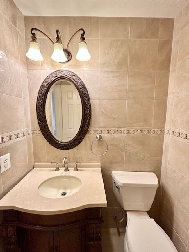 Building Photo - 10714 Kings Riding Way