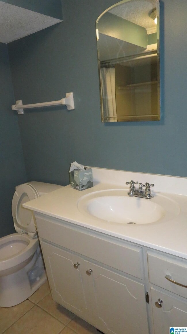 Building Photo - 3937 Montclair Rd