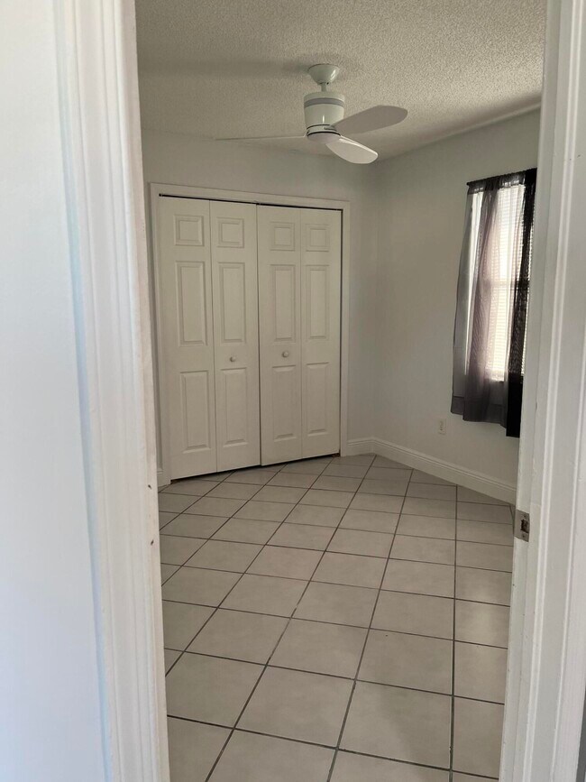 Building Photo - 1296 White Pine Dr