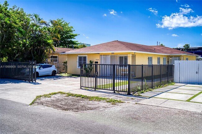 Building Photo - 760 NW 80th St