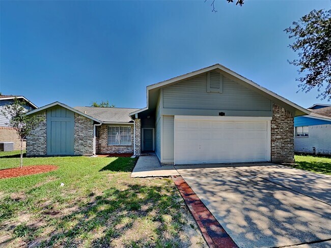 Primary Photo - 16302 N Cross Dr