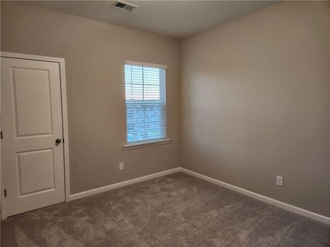 Building Photo - 3417 Park Pointe Cir