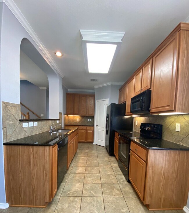 Building Photo - Medical Center/USAA/ UTSA 3 BD/2.5 BA Ready for Move In! ***MOVE IN SPECIAL***