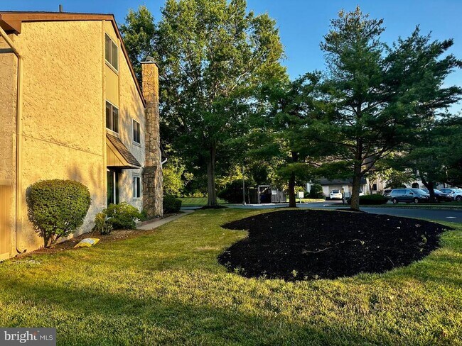 Building Photo - 99 Thoreau Dr