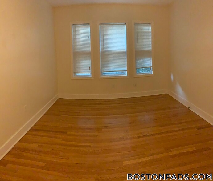 Building Photo - 27 Fessenden St