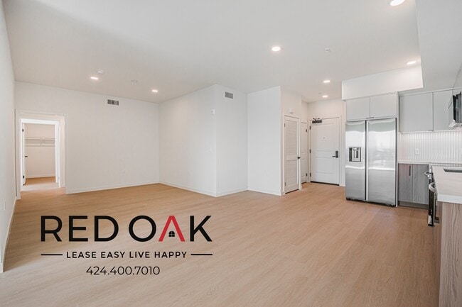 Building Photo - 856 S Gramercy Dr