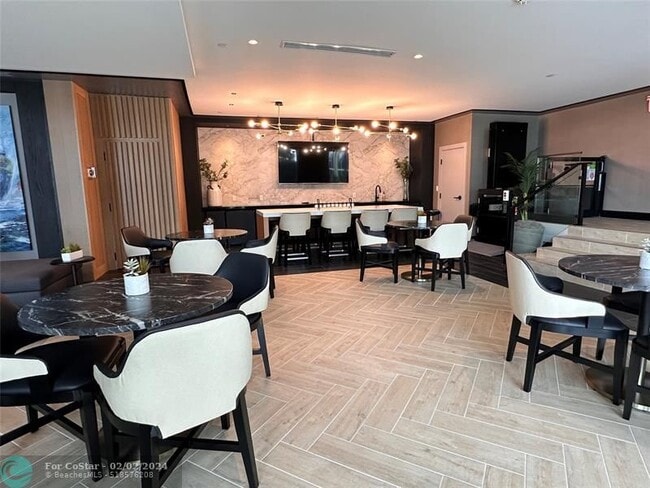 Building Photo - 1010 Seminole Dr