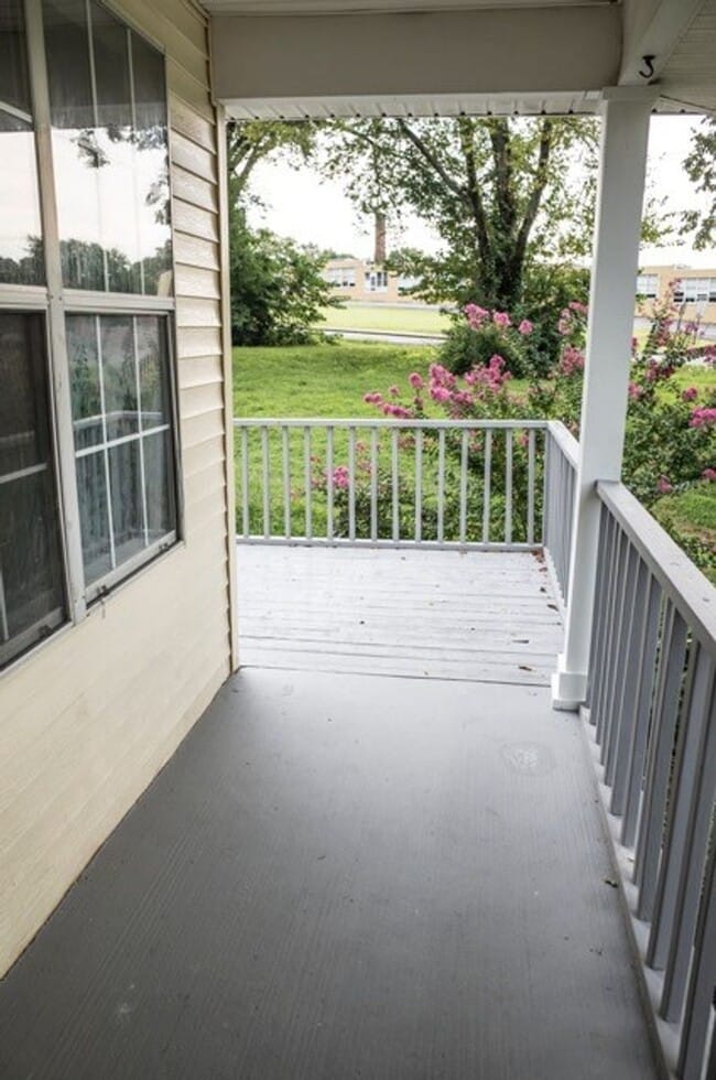 Building Photo - Beautifully Renovated 3BR House in Berry Hill!