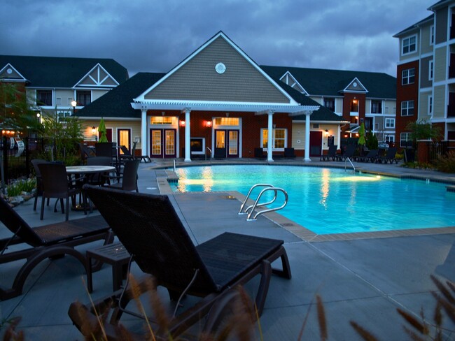 Building Photo - A2 | 1 Bed 1.5 Bath | 881 sf