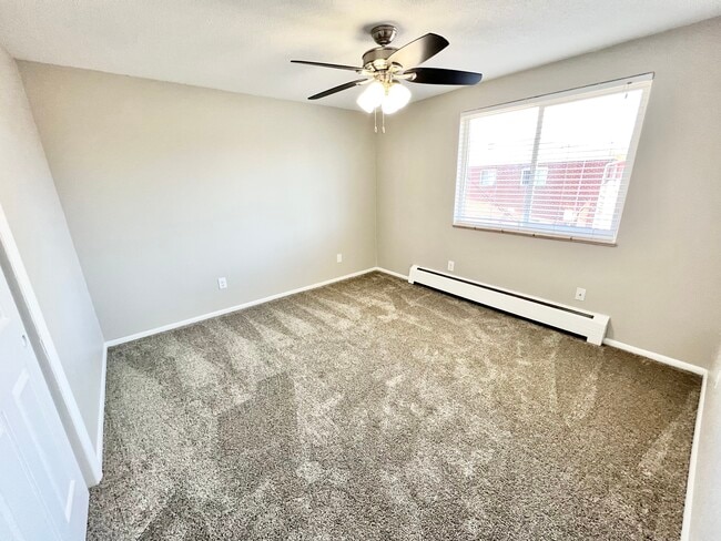 Experience ultimate comfort in this bright and airy bedroom retreat. - Wadsworth Station West