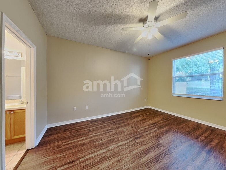 Building Photo - 9955 Shadow Creek Dr