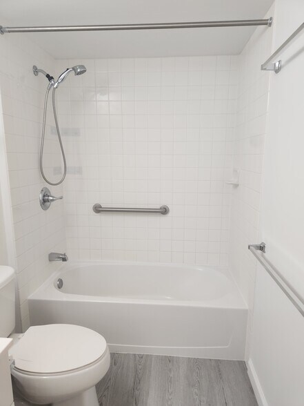 Building Photo - 801 South St