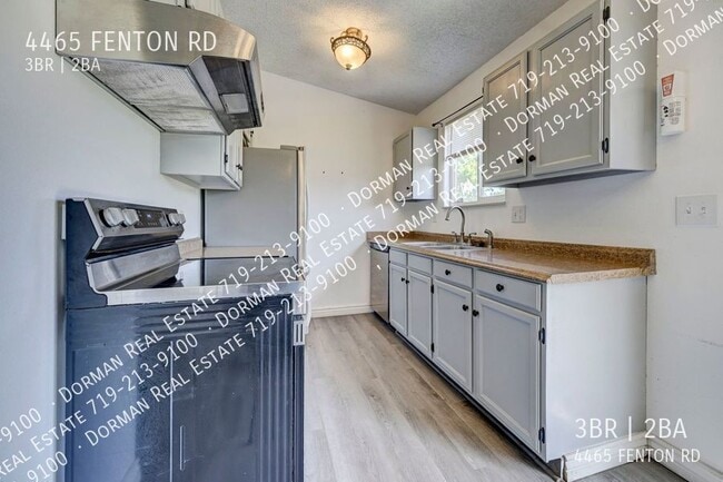 Building Photo - 4465 Fenton Rd