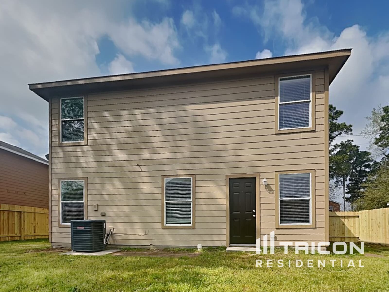 Building Photo - 16783 Fallen Timbers Dr