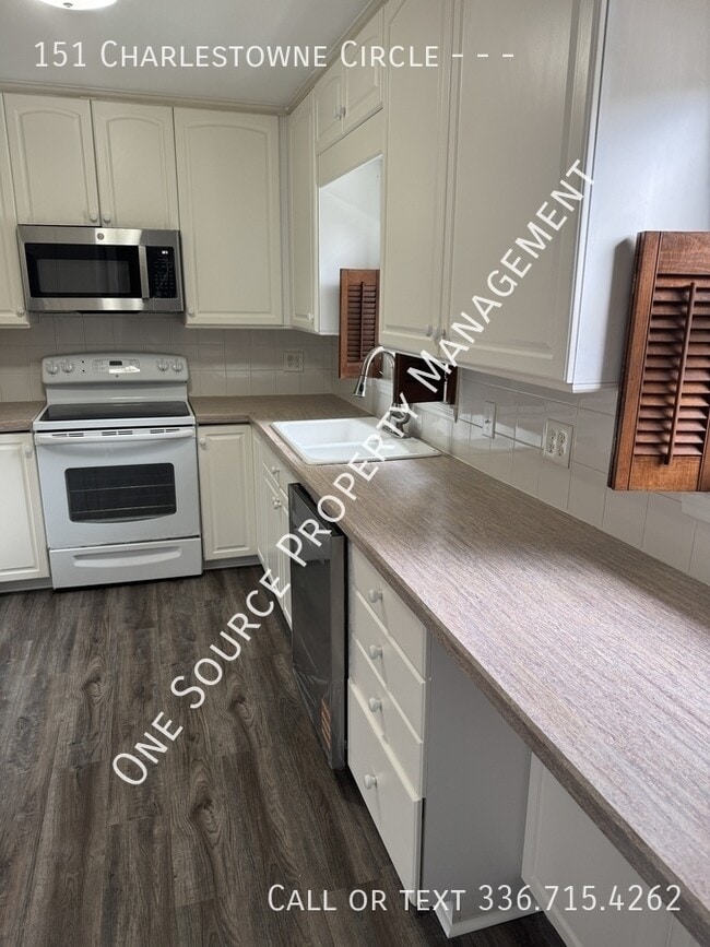 Building Photo - 151 Charlestowne Cir