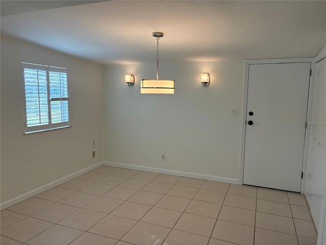 Building Photo - 6905 S Trask St