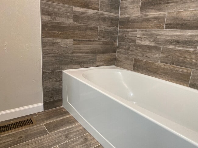 Building Photo - 961 Old Hickory Blvd