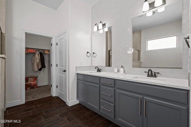Building Photo - 7376 Cimarron Gap Dr