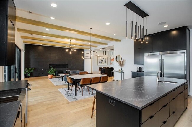 Building Photo - 4205 S Watercrest Dr
