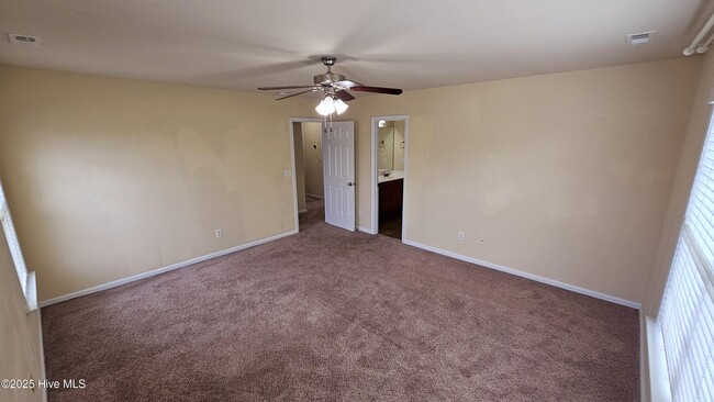 Building Photo - 714 Savannah Dr