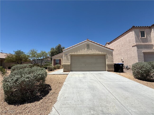 Primary Photo - 5921 Forest Creek Rd