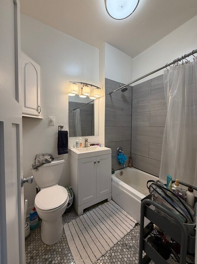 Building Photo - 3339 W Adams St