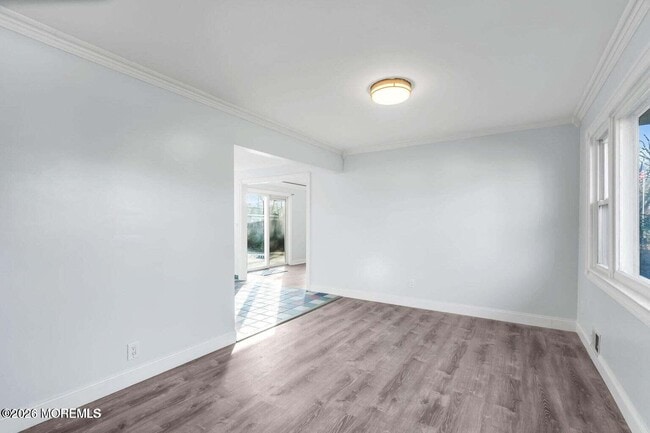 Building Photo - 905 Harrison Rd