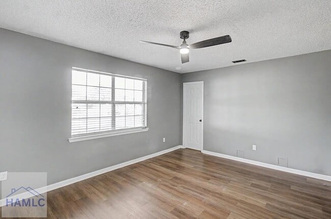 Building Photo - 291 Sabreena Cir