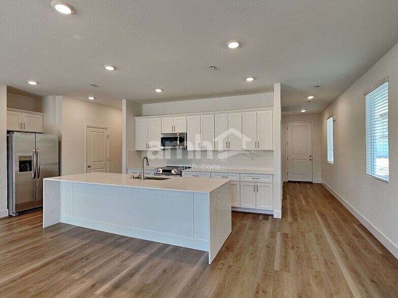Building Photo - 8978 Dwarf Chin Ave