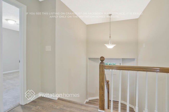 Building Photo - 5789 Chisholm Trail SW