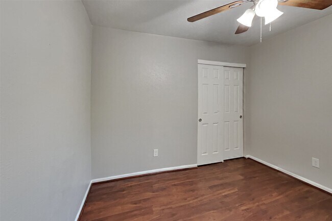 Building Photo - 7619 Almond Springs Dr