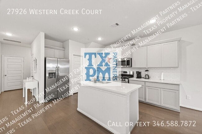 Building Photo - 27926 Western Crk Ct